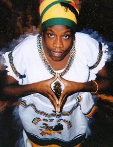 45242queen-omega.jpg