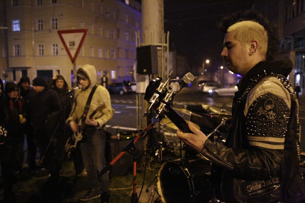 unterstuetzung-kam-von-der-plagwitzer-punk-band-joey-clash.jpg